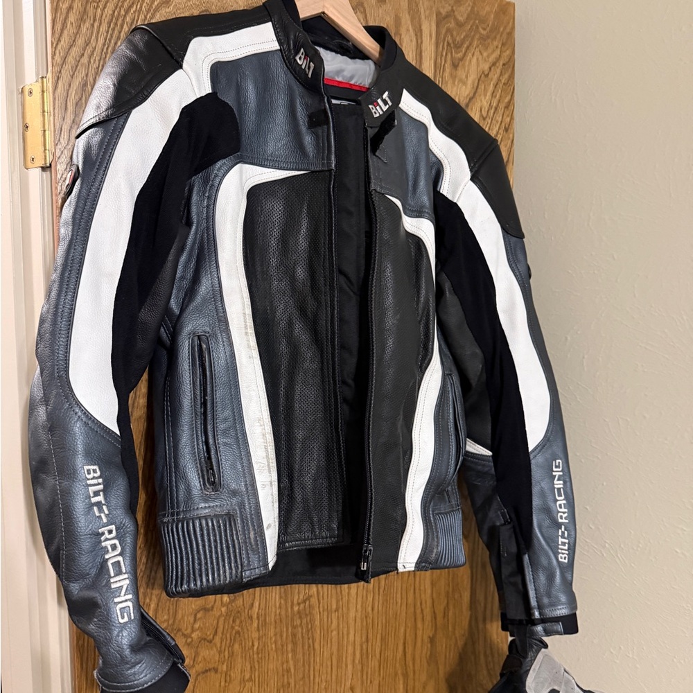 BiLT Racing - Black and White Men's Motorcycle Jacket and Gloves - UK 38, EUR 48